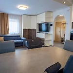 Luxvil * Balatonkeresztúr
