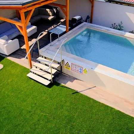 Luxvil Balaton Private Pool * Balatonkeresztúr
